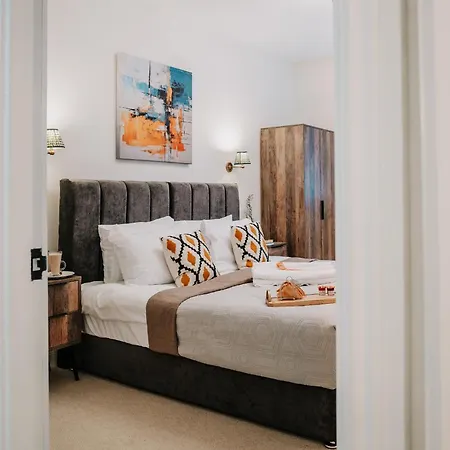 Stunning Grade Ii Pad Wifi Families Contractors Apartment Birmingham