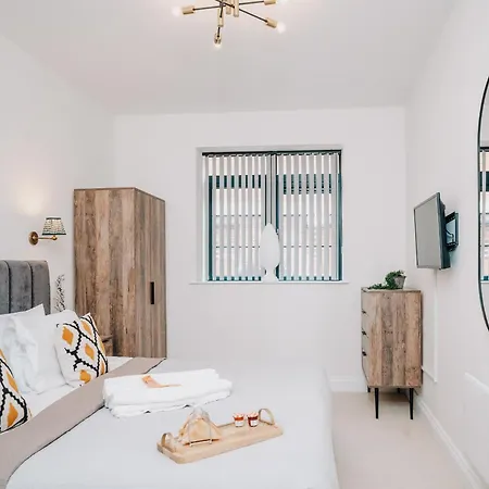 Apartment Stunning Grade Ii Pad Wifi Families Contractors Birmingham